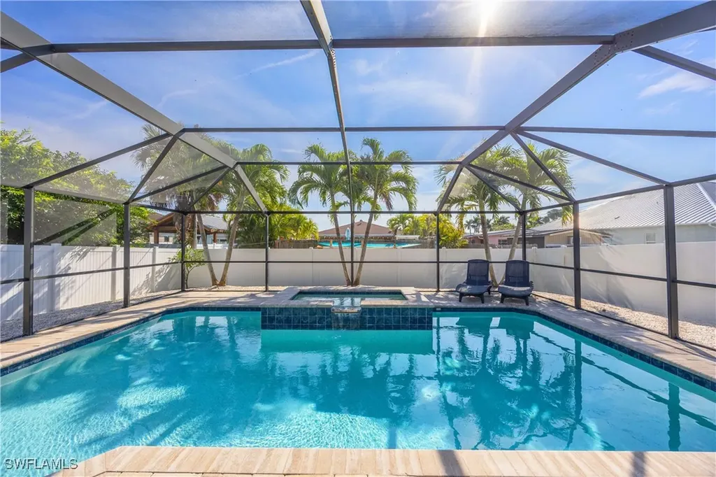 616 108th Avenue N Naples FL 34108