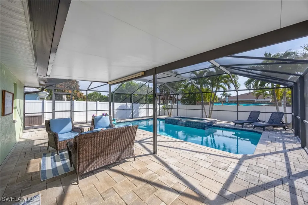 616 108th Avenue N Naples FL 34108