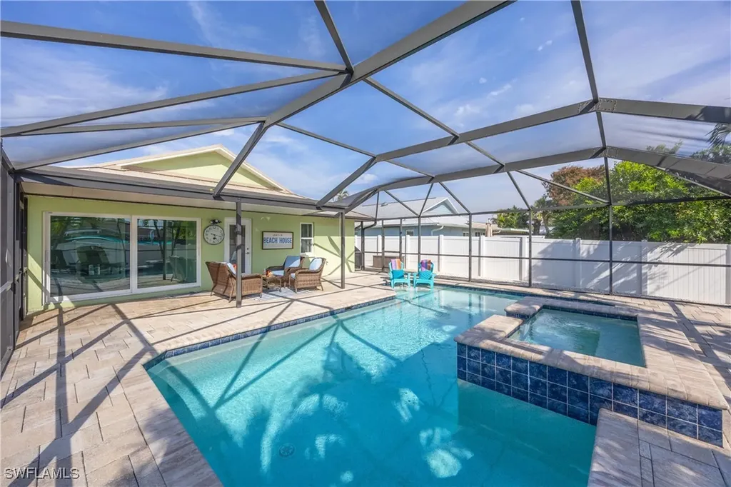 616 108th Avenue N Naples FL 34108