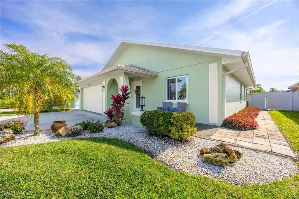 616 108th Avenue N Naples FL 34108