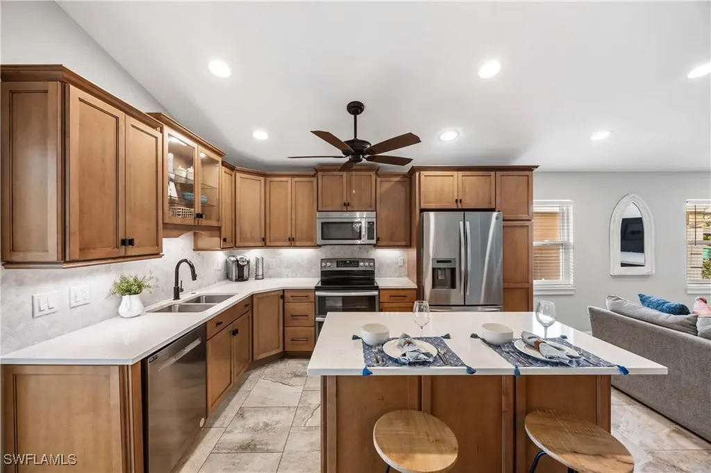 616 108th Avenue N Naples FL 34108