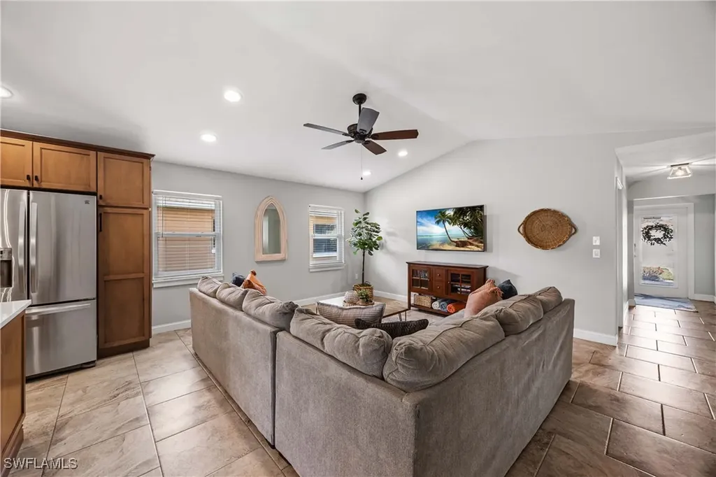 616 108th Avenue N Naples FL 34108