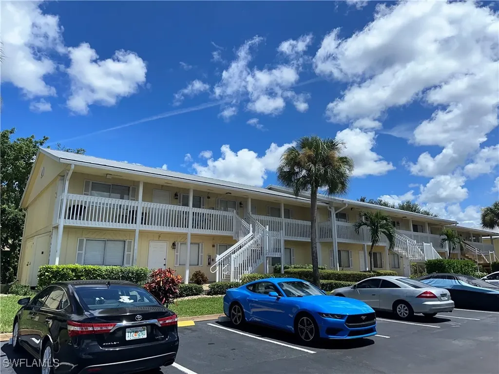4605 Bayshore Drive Naples FL 34112