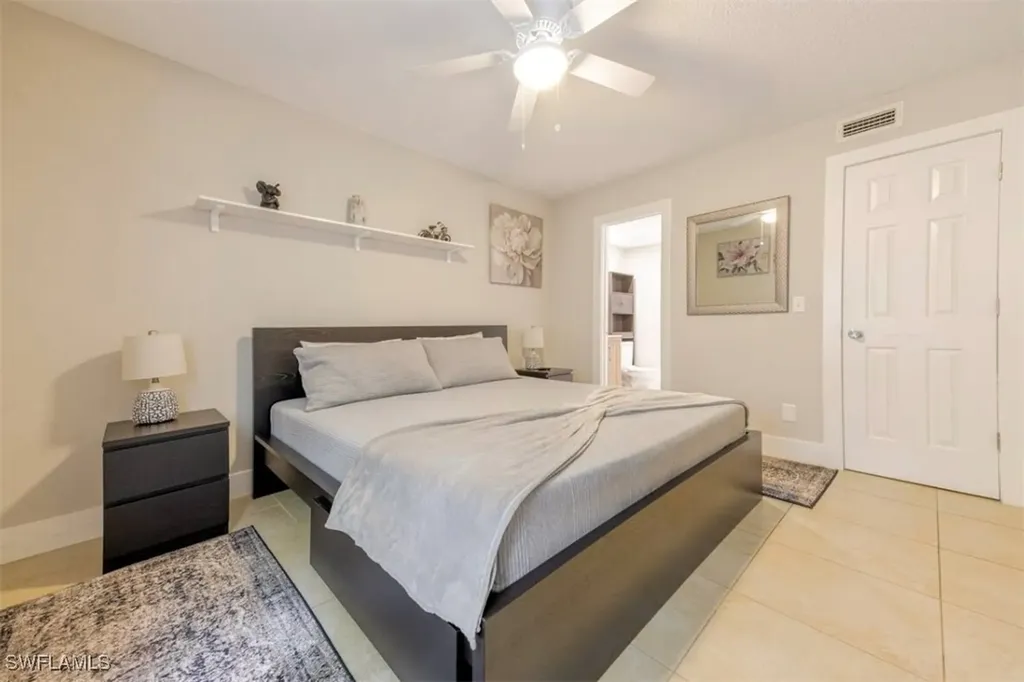 4605 Bayshore Drive Naples FL 34112