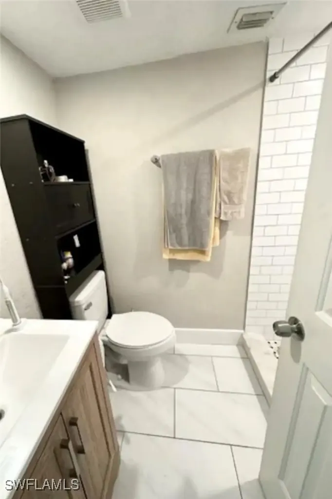 4605 Bayshore Drive Naples FL 34112