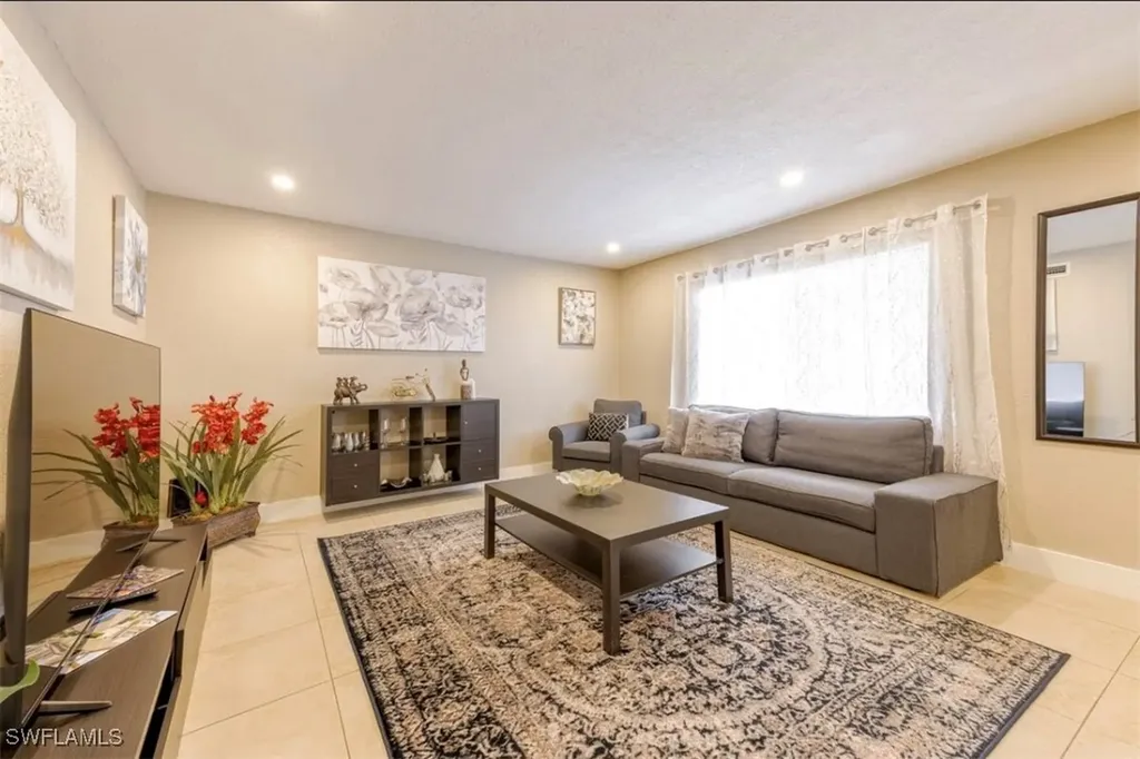 4605 Bayshore Drive Naples FL 34112