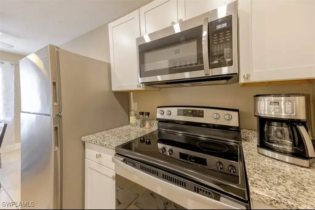 4605 Bayshore Drive Naples FL 34112