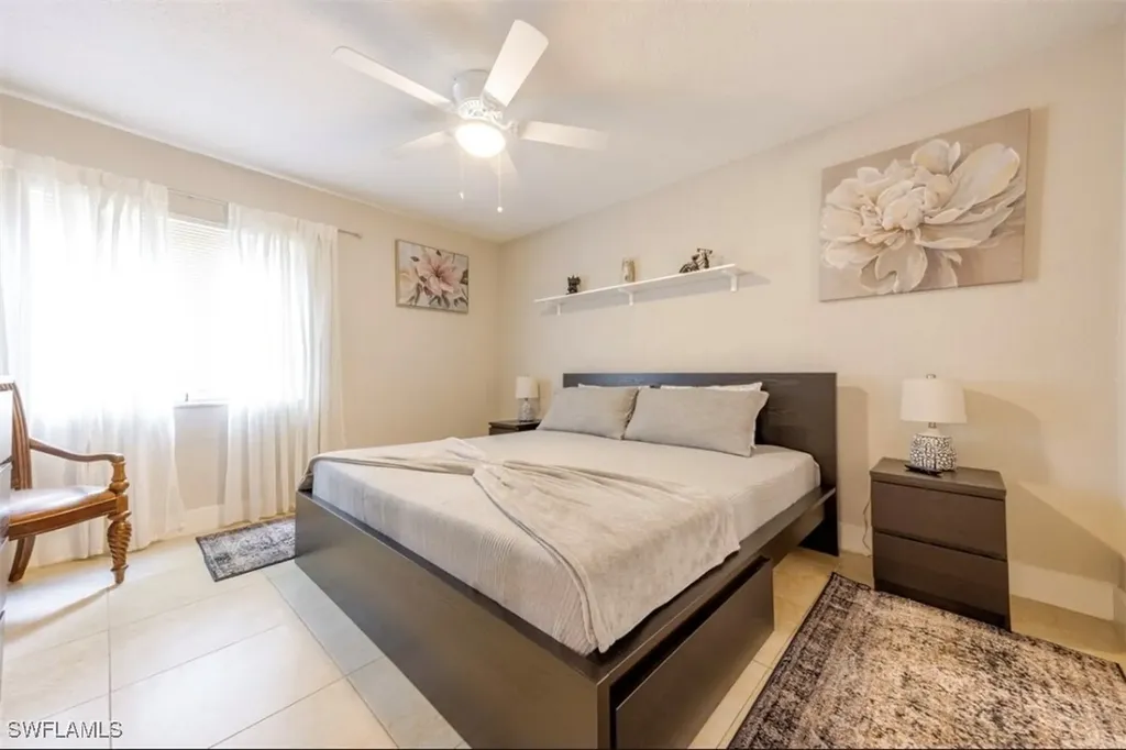 4605 Bayshore Drive Naples FL 34112