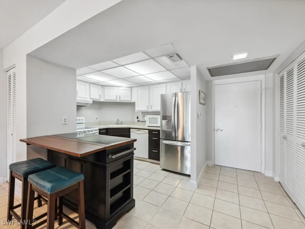 3 Bluebill Avenue Naples FL 34108