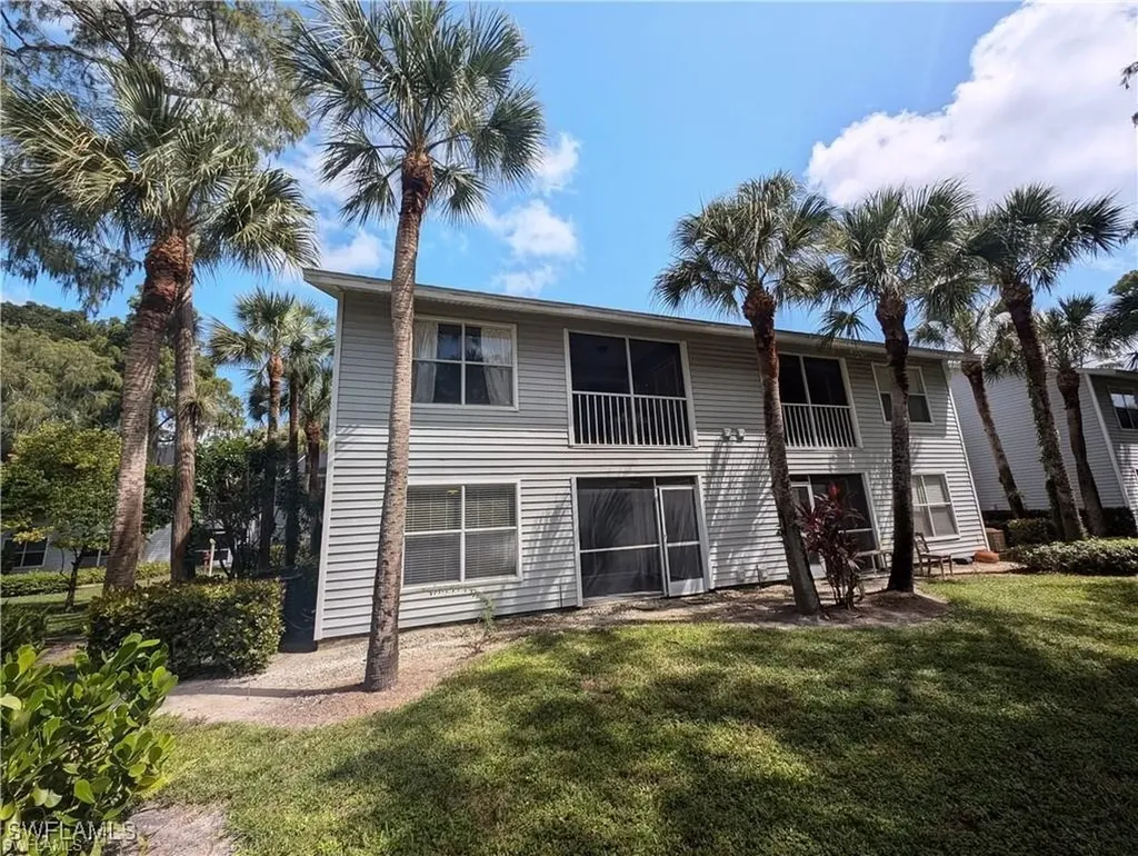 1915 Courtyard Way S Naples FL 34112