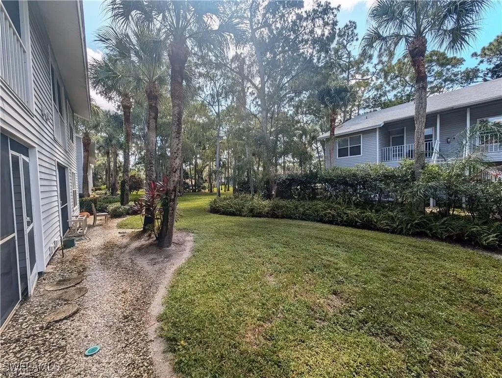 1915 Courtyard Way S Naples FL 34112