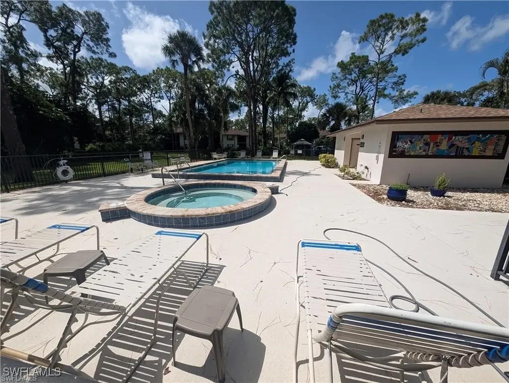 1915 Courtyard Way S Naples FL 34112