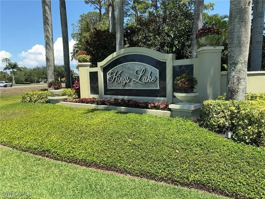 1915 Courtyard Way S Naples FL 34112