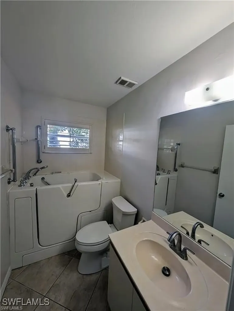 1915 Courtyard Way S Naples FL 34112