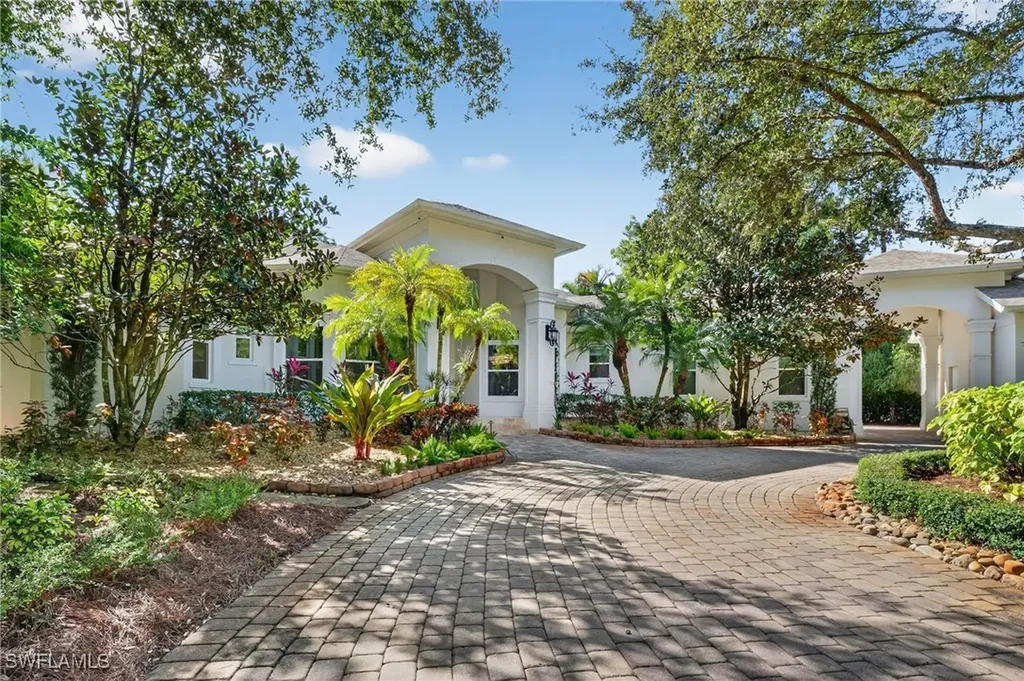 4810 Sycamore Drive Naples FL 34119