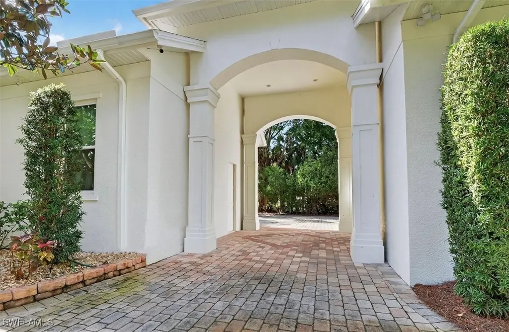 4810 Sycamore Drive Naples FL 34119