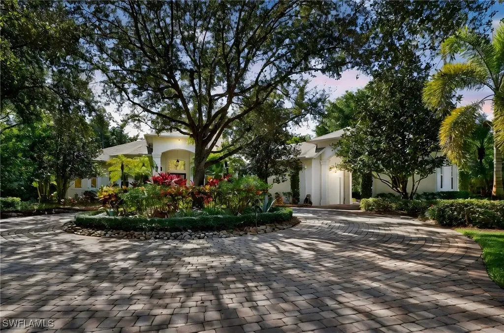 4810 Sycamore Drive Naples FL 34119