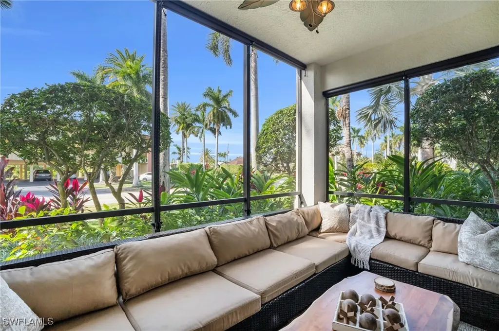985 Sandpiper Street SW Naples FL 34102