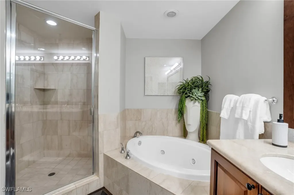 985 Sandpiper Street SW Naples FL 34102