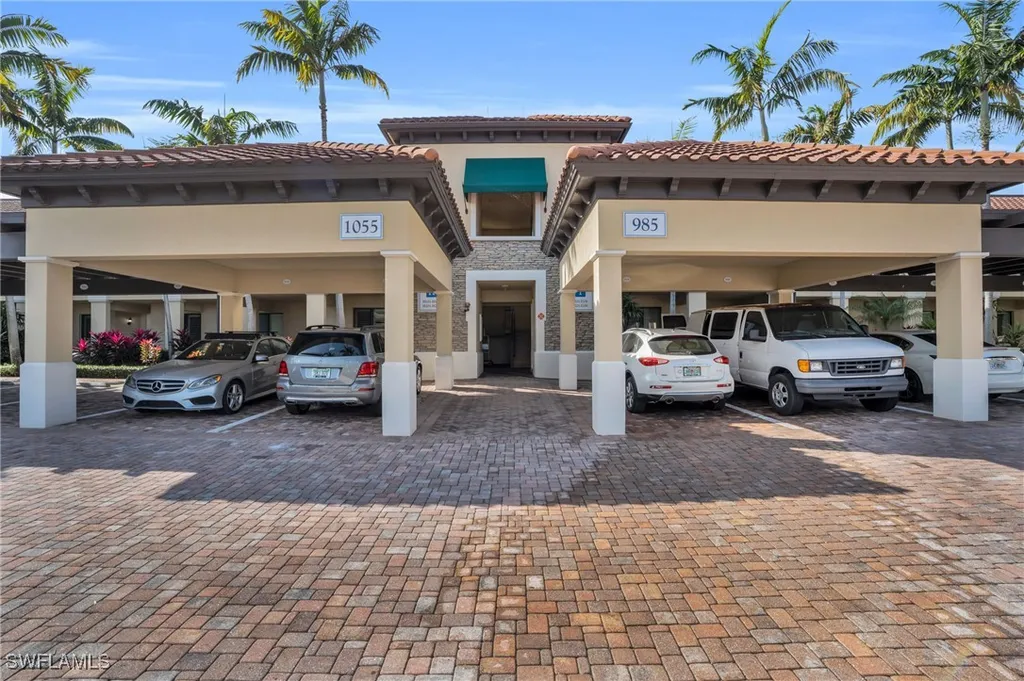 985 Sandpiper Street SW Naples FL 34102