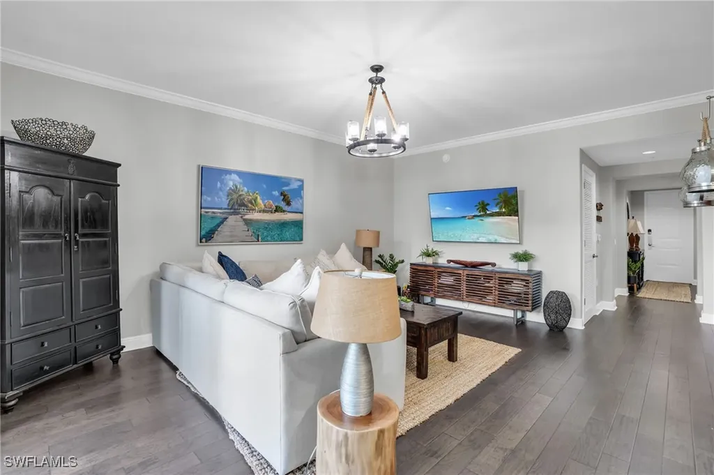 985 Sandpiper Street SW Naples FL 34102