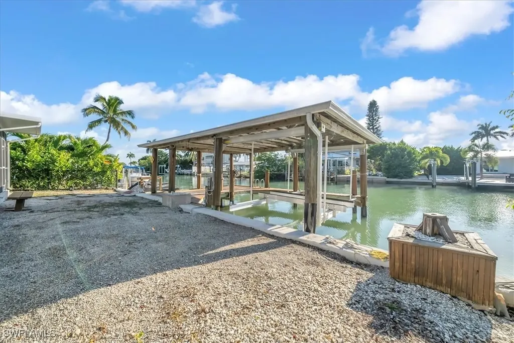 128 San Salvador Street Naples FL 34113