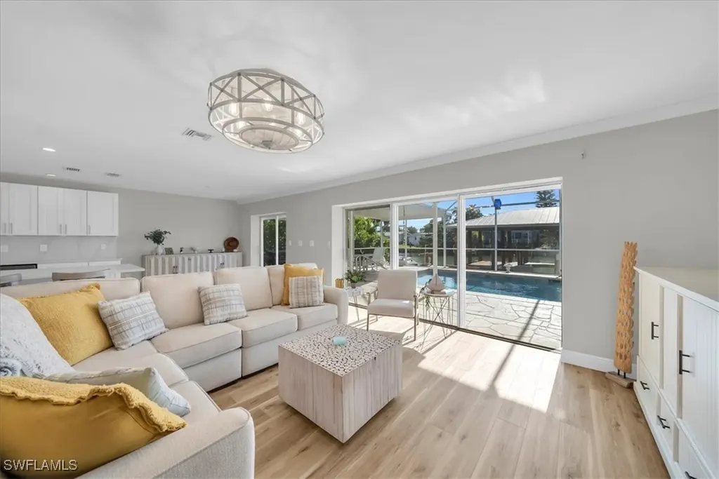 128 San Salvador Street Naples FL 34113