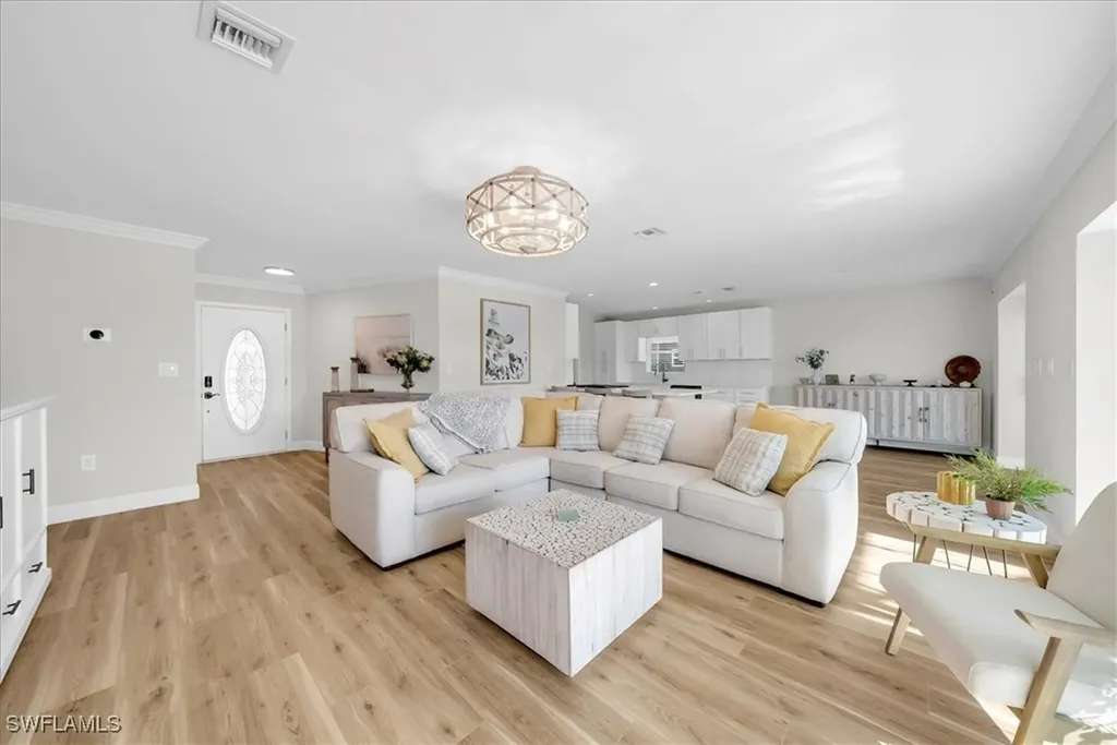 128 San Salvador Street Naples FL 34113
