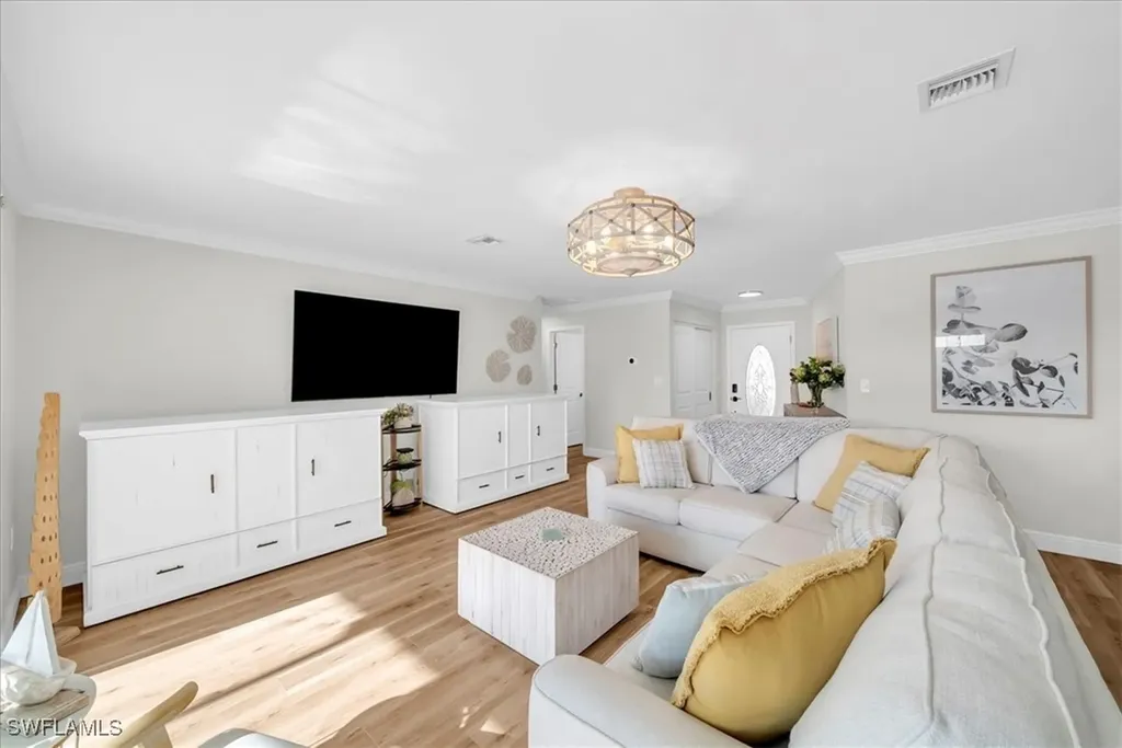 128 San Salvador Street Naples FL 34113