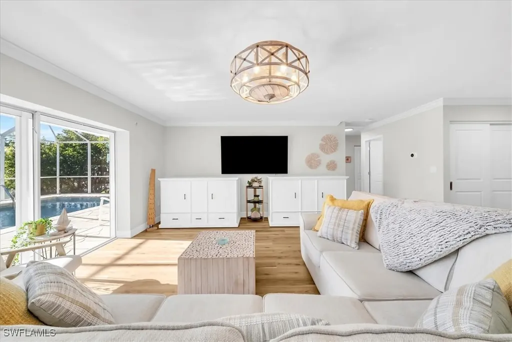 128 San Salvador Street Naples FL 34113