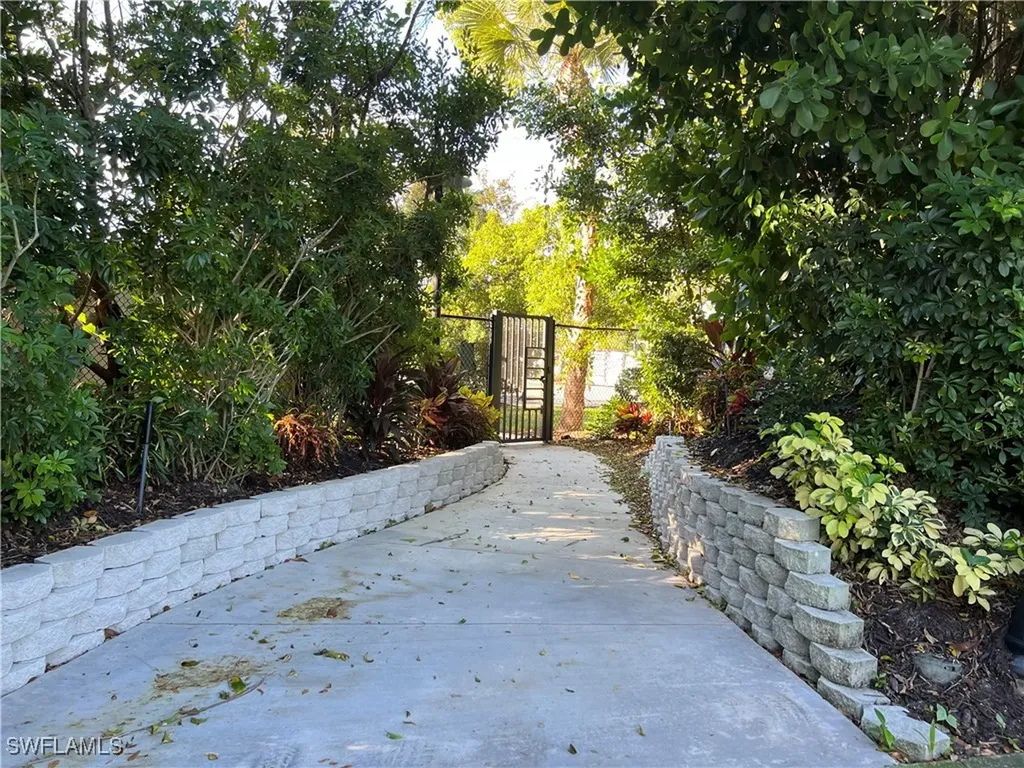 1033 Egrets Walk Circle Naples FL 34108