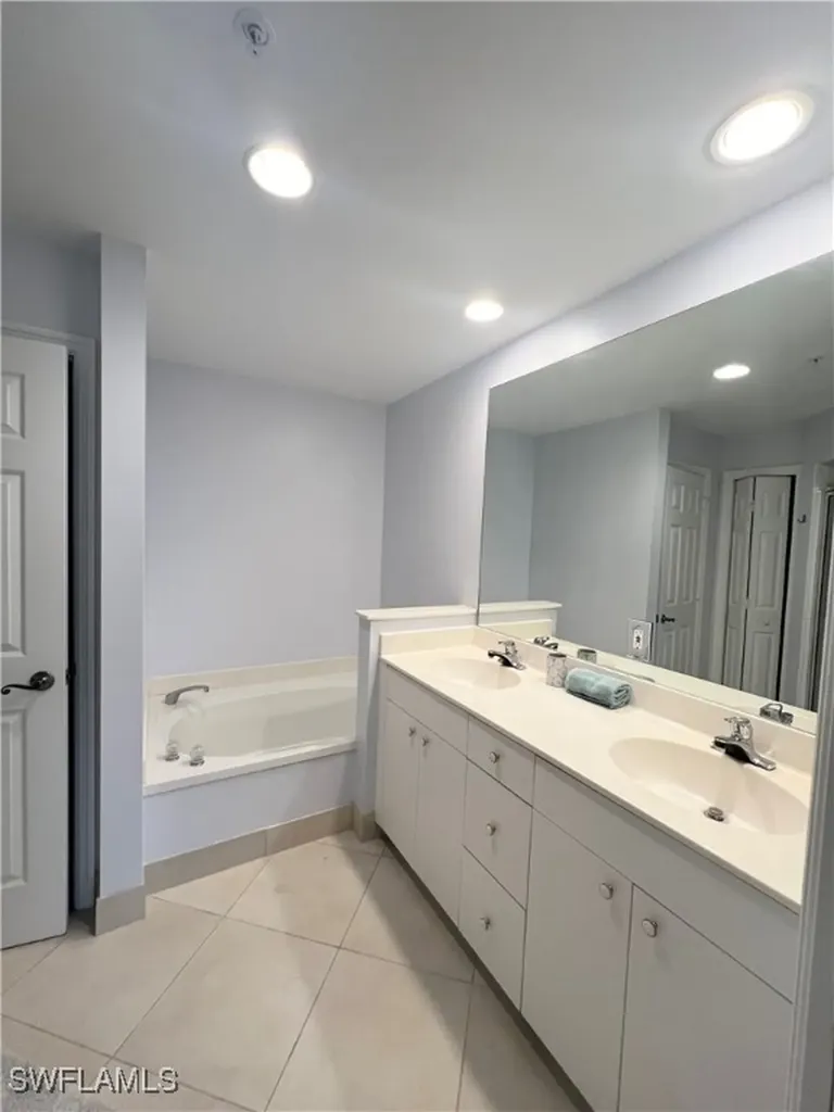 1033 Egrets Walk Circle Naples FL 34108
