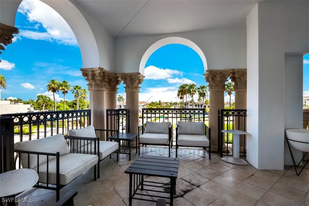900 5th Avenue S Naples FL 34102