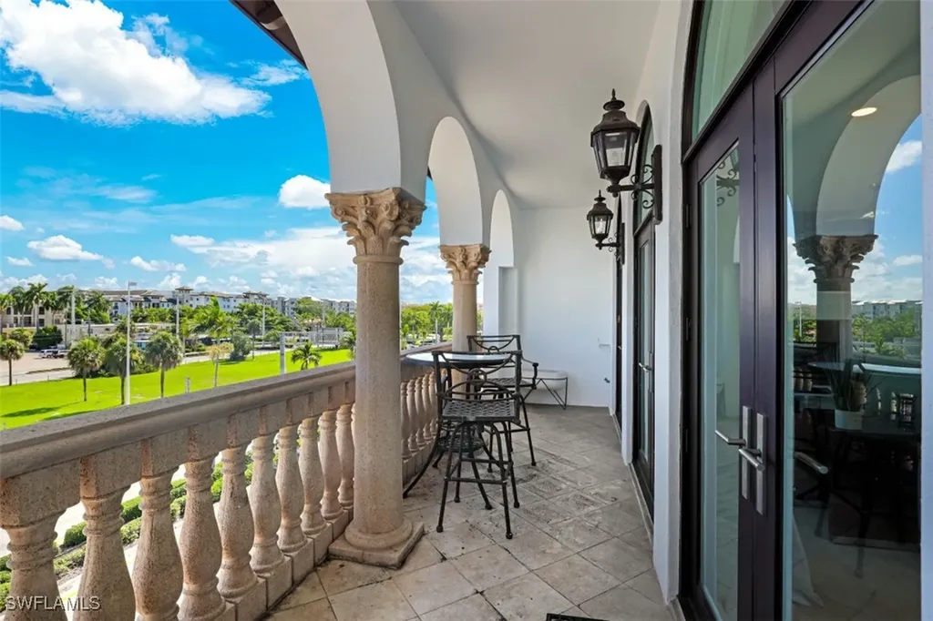 900 5th Avenue S Naples FL 34102