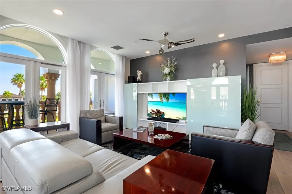 900 5th Avenue S Naples FL 34102