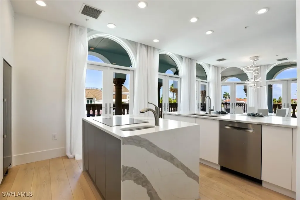 900 5th Avenue S Naples FL 34102