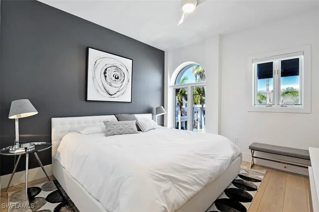 900 5th Avenue S Naples FL 34102