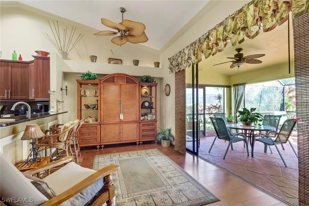 478 Countryside Drive Naples FL 34104