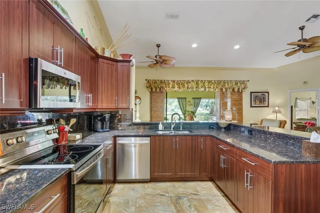 478 Countryside Drive Naples FL 34104