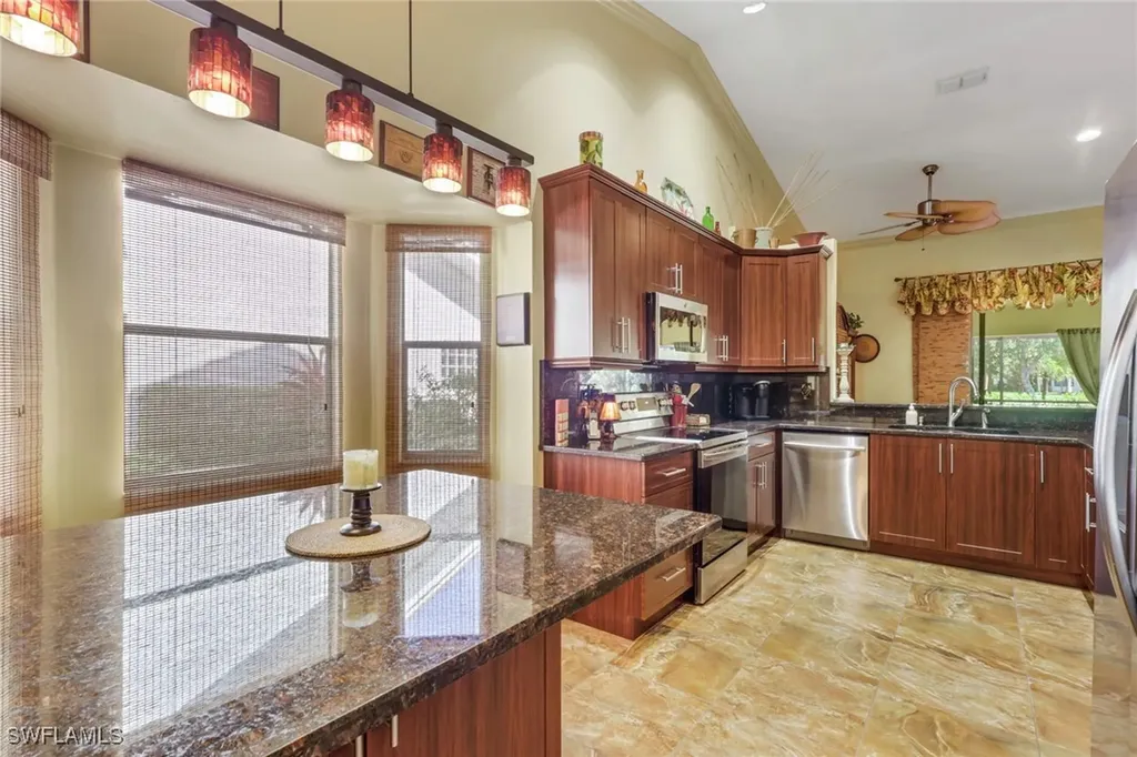 478 Countryside Drive Naples FL 34104