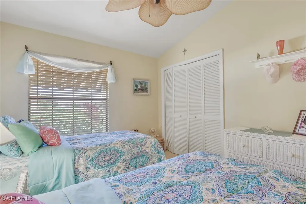 478 Countryside Drive Naples FL 34104