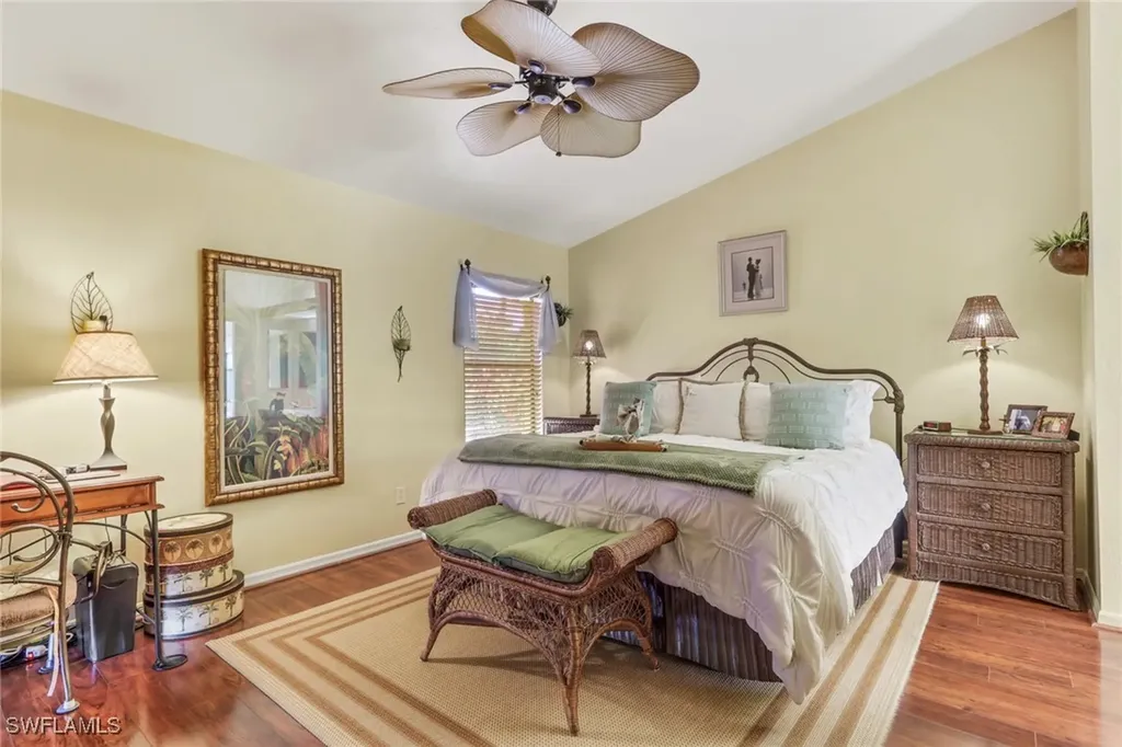 478 Countryside Drive Naples FL 34104