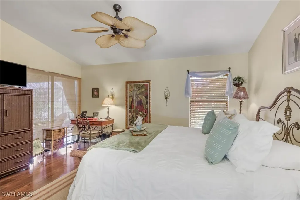 478 Countryside Drive Naples FL 34104