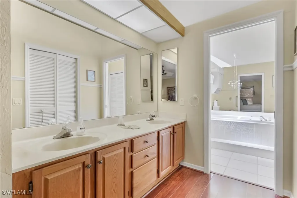 478 Countryside Drive Naples FL 34104