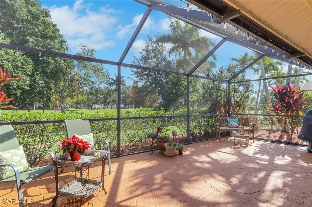 478 Countryside Drive Naples FL 34104