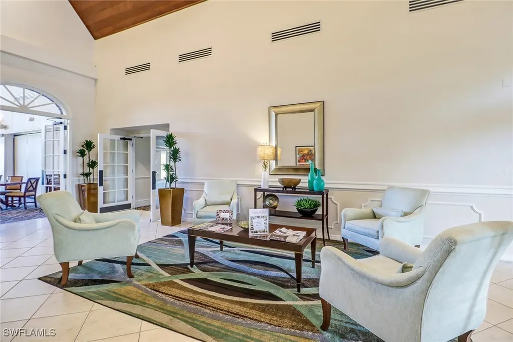 478 Countryside Drive Naples FL 34104