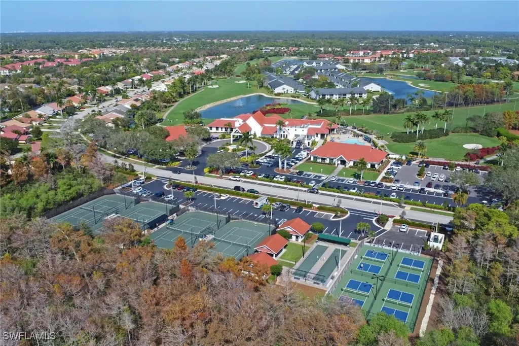 478 Countryside Drive Naples FL 34104