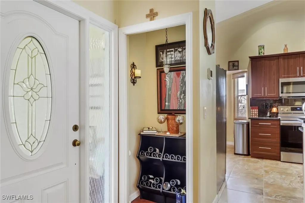478 Countryside Drive Naples FL 34104