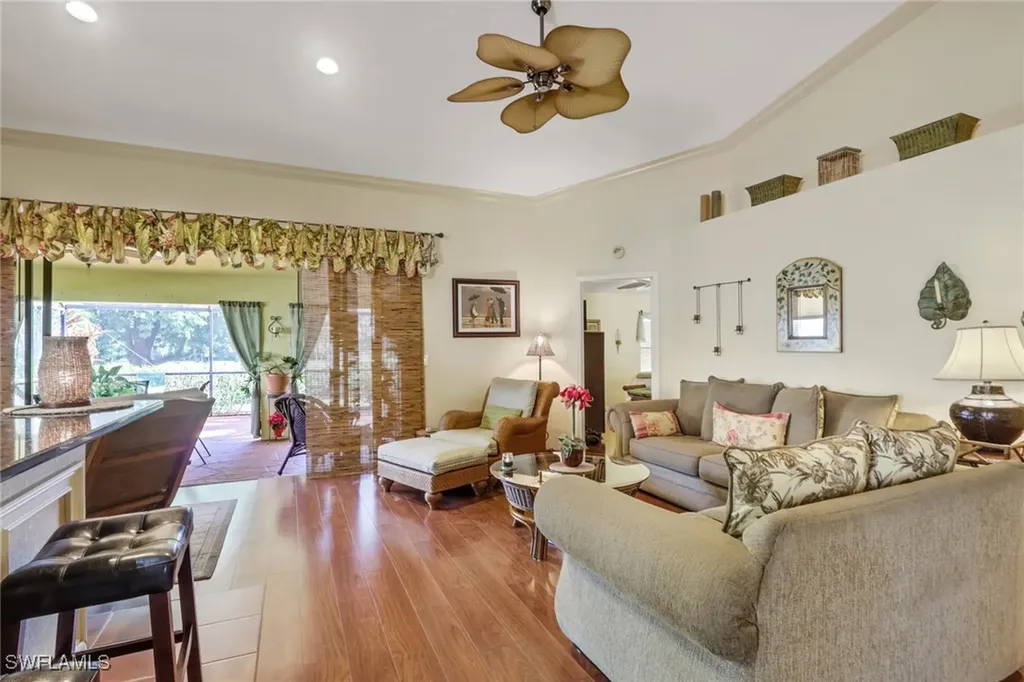 478 Countryside Drive Naples FL 34104