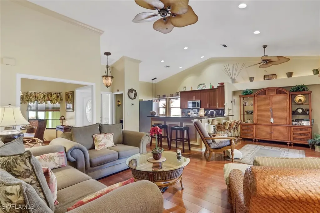 478 Countryside Drive Naples FL 34104